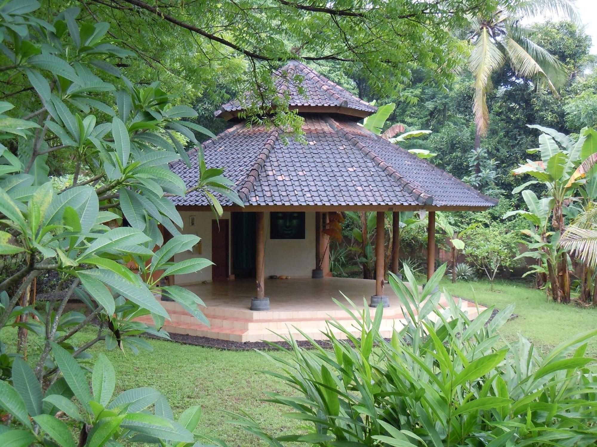 Sananda Bungalow Lovina Buitenkant foto