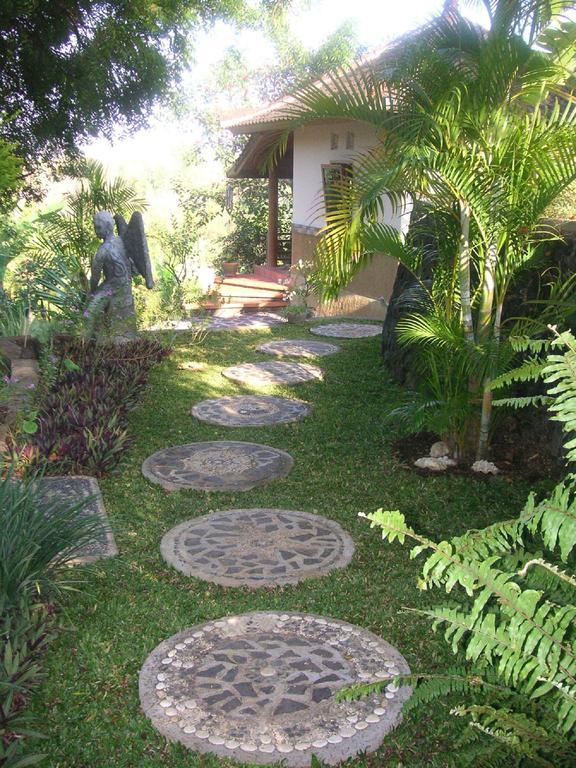 Sananda Bungalow Lovina Buitenkant foto